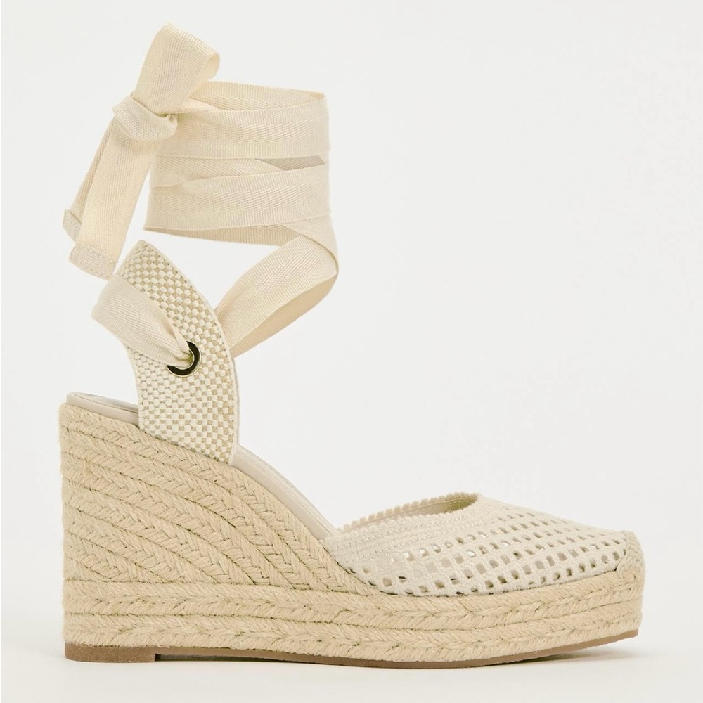 NWT Zara Tied Crochet Sandals